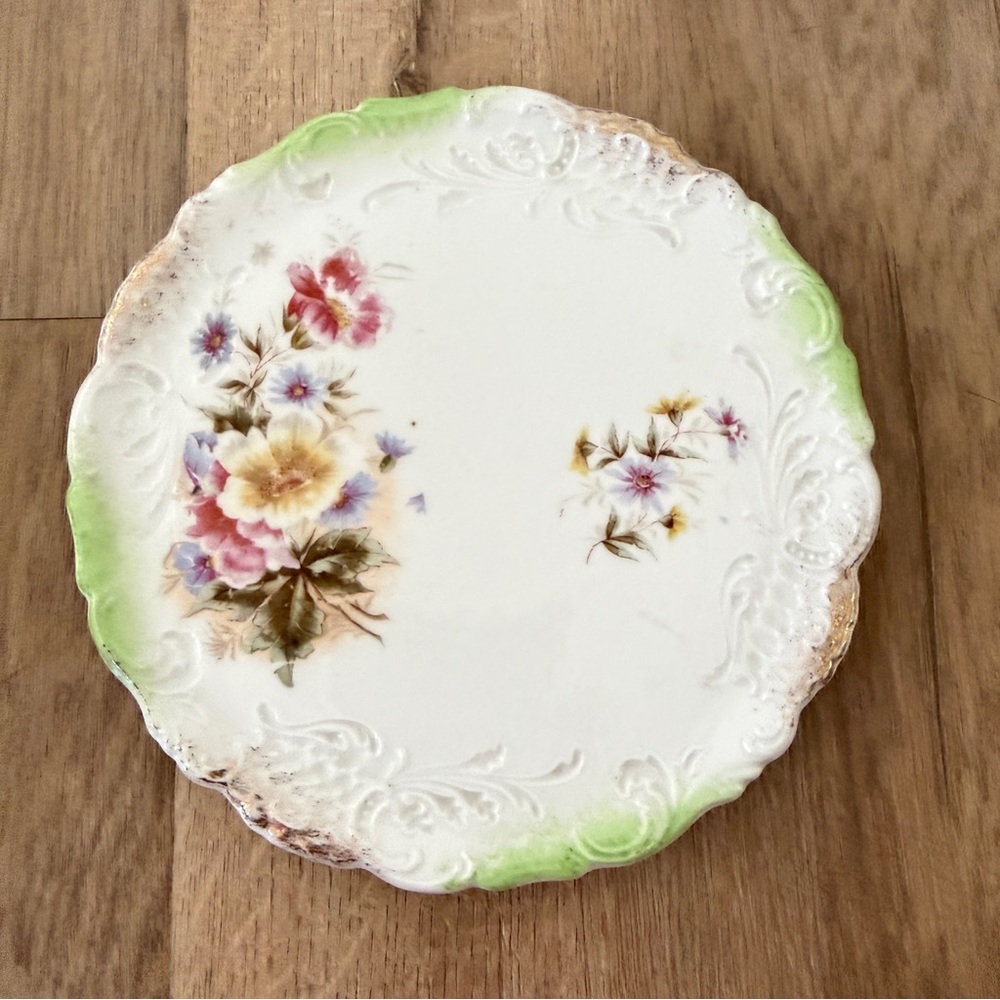 Antique Vtg Hand Painted & Engraved Floral Serving Plate Dish‎ 6.5”, Flat Bottom